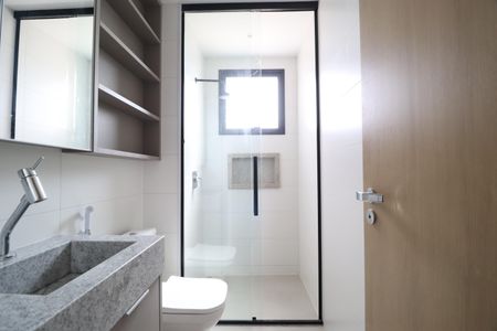 Apartamento para alugar com 225m², 4 quartos e 4 vagasBanheiro do Quarto 1