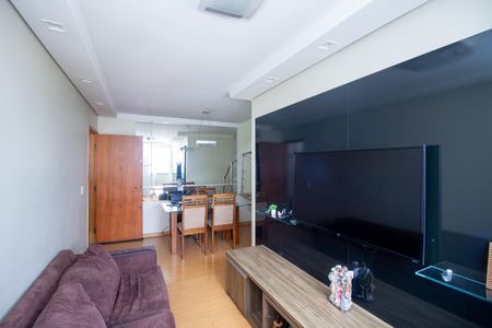 Sala de apartamento à venda com 3 quartos, 55m² em Cabral, Contagem