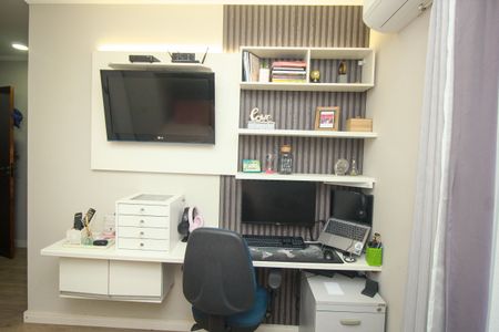 Apartamento à venda com 180m², 3 quartos e 2 vagasSuíte