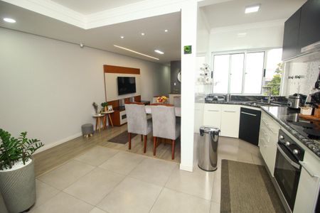 Apartamento à venda com 180m², 3 quartos e 2 vagasCozinha