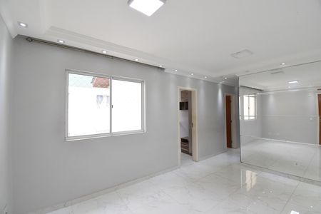 Sala de apartamento para alugar com 3 quartos, 64m² em Santa Cândida, Curitiba