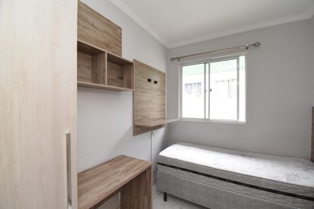 Quarto 2 de apartamento para alugar com 3 quartos, 64m² em Santa Cândida, Curitiba