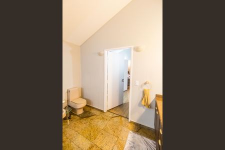 Casa de condomínio à venda com 570m², 3 quartos e 4 vagas Casa de condomínio à venda com 570m², 3 quartos e 4 vagasBanheiro da Suíte