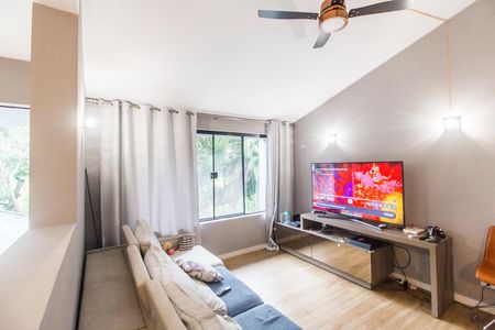 Casa de condomínio à venda com 570m², 3 quartos e 4 vagas Casa de condomínio à venda com 570m², 3 quartos e 4 vagasSala