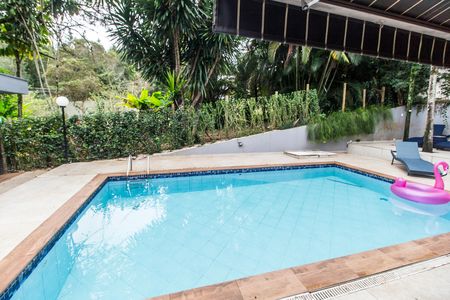 Casa de condomínio à venda com 570m², 3 quartos e 4 vagas Casa de condomínio à venda com 570m², 3 quartos e 4 vagasPiscina