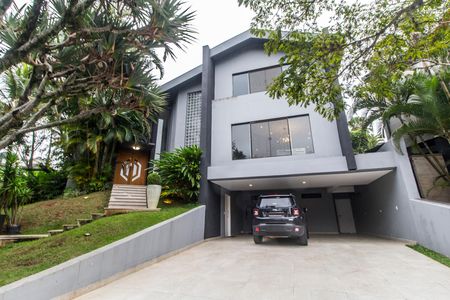 Casa de condomínio à venda com 570m², 3 quartos e 4 vagas Casa de condomínio à venda com 570m², 3 quartos e 4 vagasGaragem