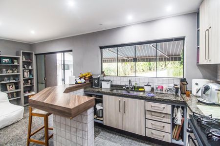 Casa de condomínio à venda com 570m², 3 quartos e 4 vagas Casa de condomínio à venda com 570m², 3 quartos e 4 vagasCozinha