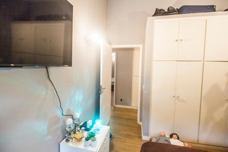 Casa de condomínio à venda com 570m², 3 quartos e 4 vagas Casa de condomínio à venda com 570m², 3 quartos e 4 vagasQuarto