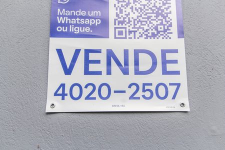 Casa de condomínio à venda com 570m², 3 quartos e 4 vagas Casa de condomínio à venda com 570m², 3 quartos e 4 vagasVista da Rua