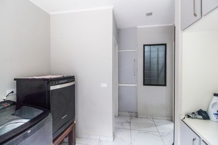 Casa de condomínio à venda com 570m², 3 quartos e 4 vagas Casa de condomínio à venda com 570m², 3 quartos e 4 vagasÁrea de Serviço