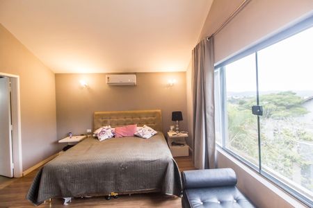 Casa de condomínio à venda com 570m², 3 quartos e 4 vagas Casa de condomínio à venda com 570m², 3 quartos e 4 vagasSuíte master