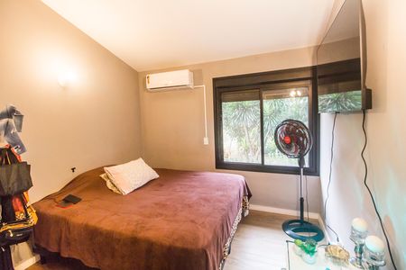 Casa de condomínio à venda com 570m², 3 quartos e 4 vagas Casa de condomínio à venda com 570m², 3 quartos e 4 vagasQuarto