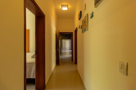 Casa de condomínio para alugar com 298m², 4 quartos e 1 vaga Casa de condomínio para alugar com 298m², 4 quartos e 1 vagaCorredor