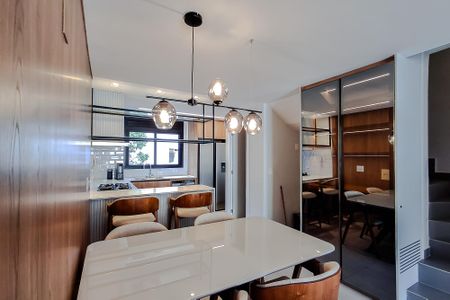 Sala de casa de condomínio à venda com 2 quartos, 152m² em Vila Mariana, São Paulo