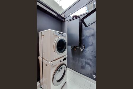 Casa de condomínio à venda com 152m², 2 quartos e 1 vagaÁrea de Serviço