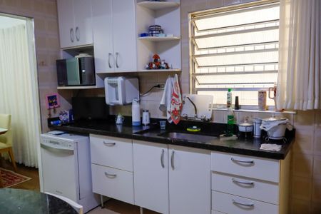 Casa à venda com 195m², 3 quartos e 2 vagasCozinha
