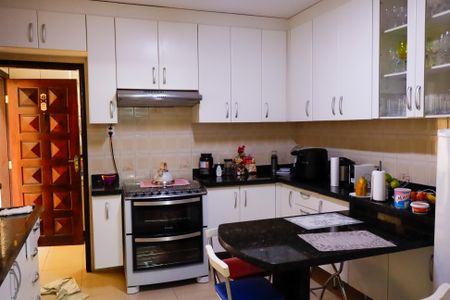 Casa à venda com 195m², 3 quartos e 2 vagasCozinha