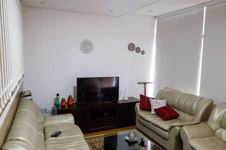Casa à venda com 195m², 3 quartos e 2 vagasSala 2