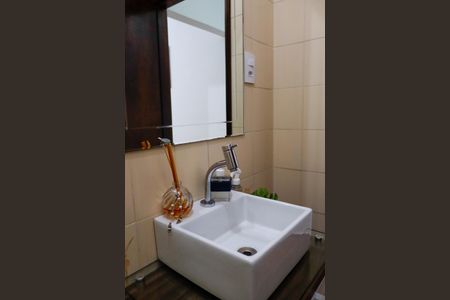 Casa à venda com 195m², 3 quartos e 2 vagasBanheiro 2
