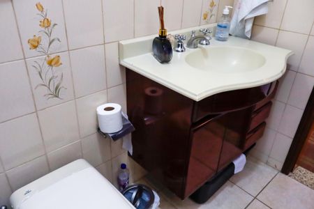 Casa à venda com 195m², 3 quartos e 2 vagasBanheiro