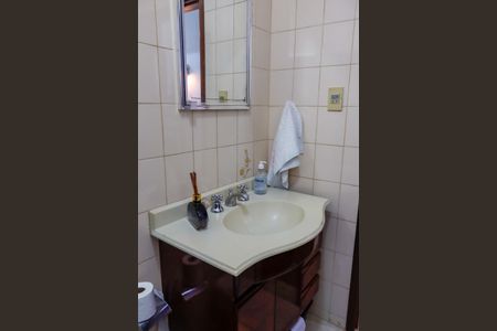 Casa à venda com 195m², 3 quartos e 2 vagasBanheiro