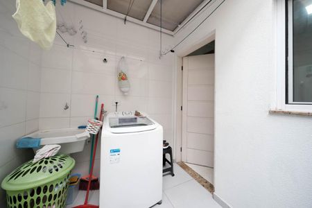 Casa de condomínio à venda com 105m², 2 quartos e 2 vagasCozinha e Área de Serviço