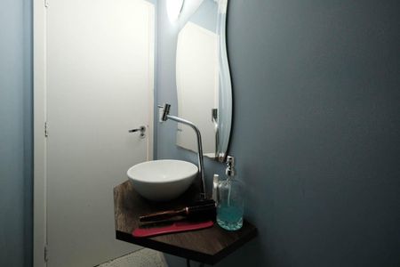 Casa de condomínio à venda com 105m², 2 quartos e 2 vagasLavabo