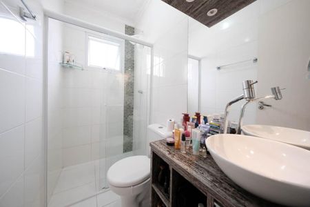 Casa de condomínio à venda com 105m², 2 quartos e 2 vagasSuíte 1