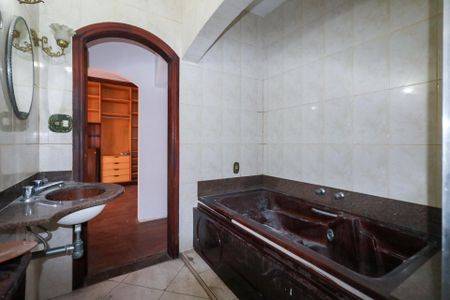 Casa à venda com 150m², 3 quartos e 2 vagasBanheiro da Suíte