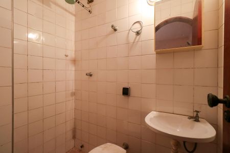 Casa à venda com 150m², 3 quartos e 2 vagasBanheiro da Área de Serviço