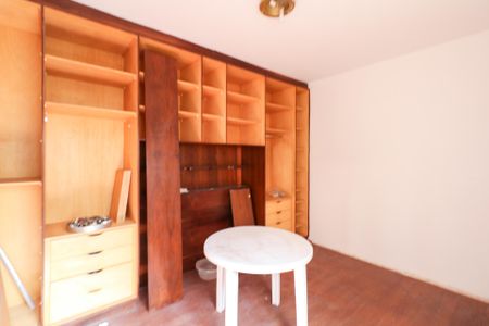 Casa à venda com 150m², 3 quartos e 2 vagasSuíte