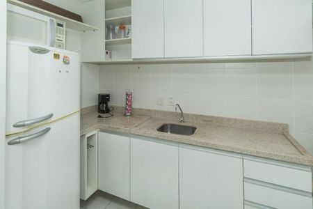 Cozinha  de apartamento para alugar com 2 quartos, 66m² em Santo Antônio, Porto Alegre