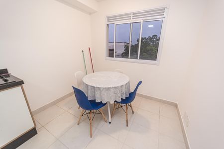 Apartamento à venda com 33m², 2 quartos e sem vaga Apartamento à venda com 33m², 2 quartos e sem vagaSala/Cozinha e Área de Serviço