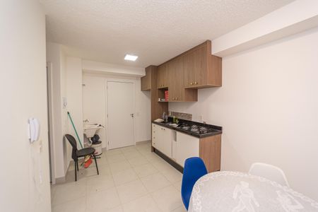 Sala/Cozinha e Área de Serviço de apartamento para alugar com 2 quartos, 33m² em Engenheiro Goulart, São Paulo