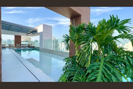 Apartamento à venda com 156m², 3 quartos e 3 vagas Apartamento à venda com 156m², 3 quartos e 3 vagasPiscina