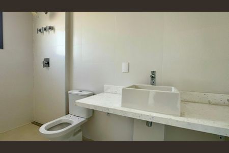 Apartamento à venda com 156m², 3 quartos e 3 vagas Apartamento à venda com 156m², 3 quartos e 3 vagasBanheiro da Suíte 1