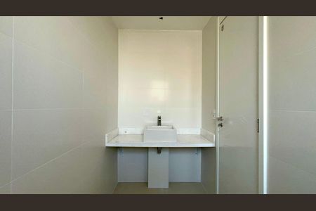 Apartamento à venda com 156m², 3 quartos e 3 vagas Apartamento à venda com 156m², 3 quartos e 3 vagasBanheiro da Suíte 2