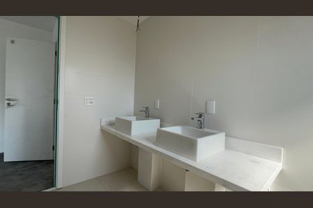 Apartamento à venda com 156m², 3 quartos e 3 vagas Apartamento à venda com 156m², 3 quartos e 3 vagasBanheiro da Suíte 3