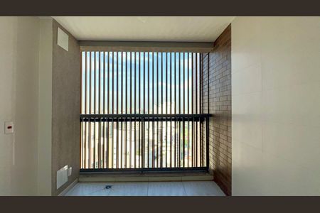 Apartamento à venda com 156m², 3 quartos e 3 vagas Apartamento à venda com 156m², 3 quartos e 3 vagasÁrea de Serviço