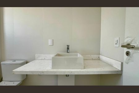 Apartamento à venda com 156m², 3 quartos e 3 vagas Apartamento à venda com 156m², 3 quartos e 3 vagasBanheiro da Suíte 1