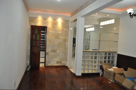 Casa à venda com 4 quartos, 305m² em Piedade, Rio de Janeiro