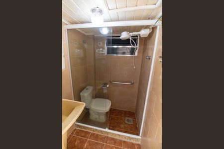 Banheiro de kitnet/studio para alugar com 1 quarto, 40m² em Centro, Niterói