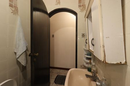 Casa à venda com 250m², 3 quartos e 2 vagasBanheiro Social