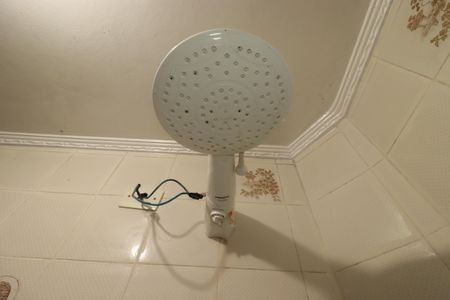 Casa à venda com 250m², 3 quartos e 2 vagasBanheiro Social - Chuveiro