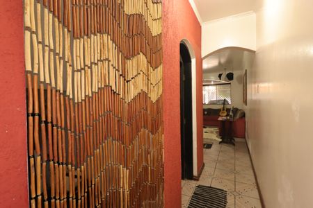 Casa à venda com 250m², 3 quartos e 2 vagasCorredor