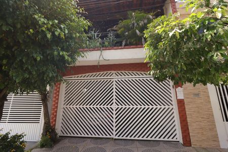 Casa à venda com 250m², 3 quartos e 2 vagasFachada