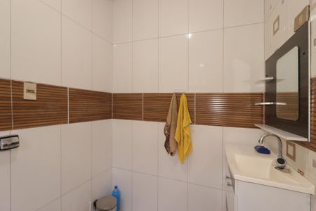 Casa à venda com 250m², 3 quartos e 2 vagasBanheiro da Suíte