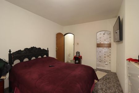 Casa à venda com 250m², 3 quartos e 2 vagasSuíte