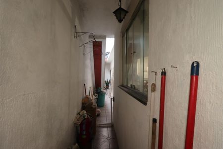 Casa à venda com 250m², 3 quartos e 2 vagasCorredor externo