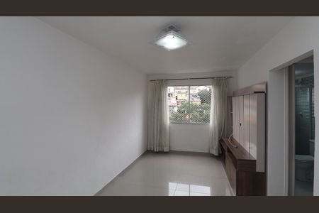 Sala  de apartamento para alugar com 2 quartos, 75m² em Vila Irmaos Arnoni, São Paulo
